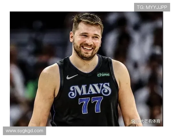 东契奇飞身大帽霍福德防守强硬全场沸腾展现顶级竞技激情 东契奇飞身大帽霍福德防守强硬全场沸腾展现顶级竞技激情